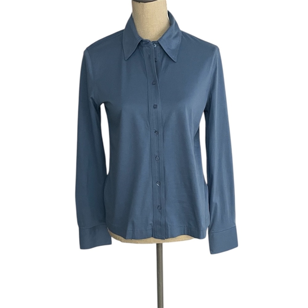 Banana Republic Button Down Shirt Womens‎ Small Blue Silky Cotton Long Sleeve